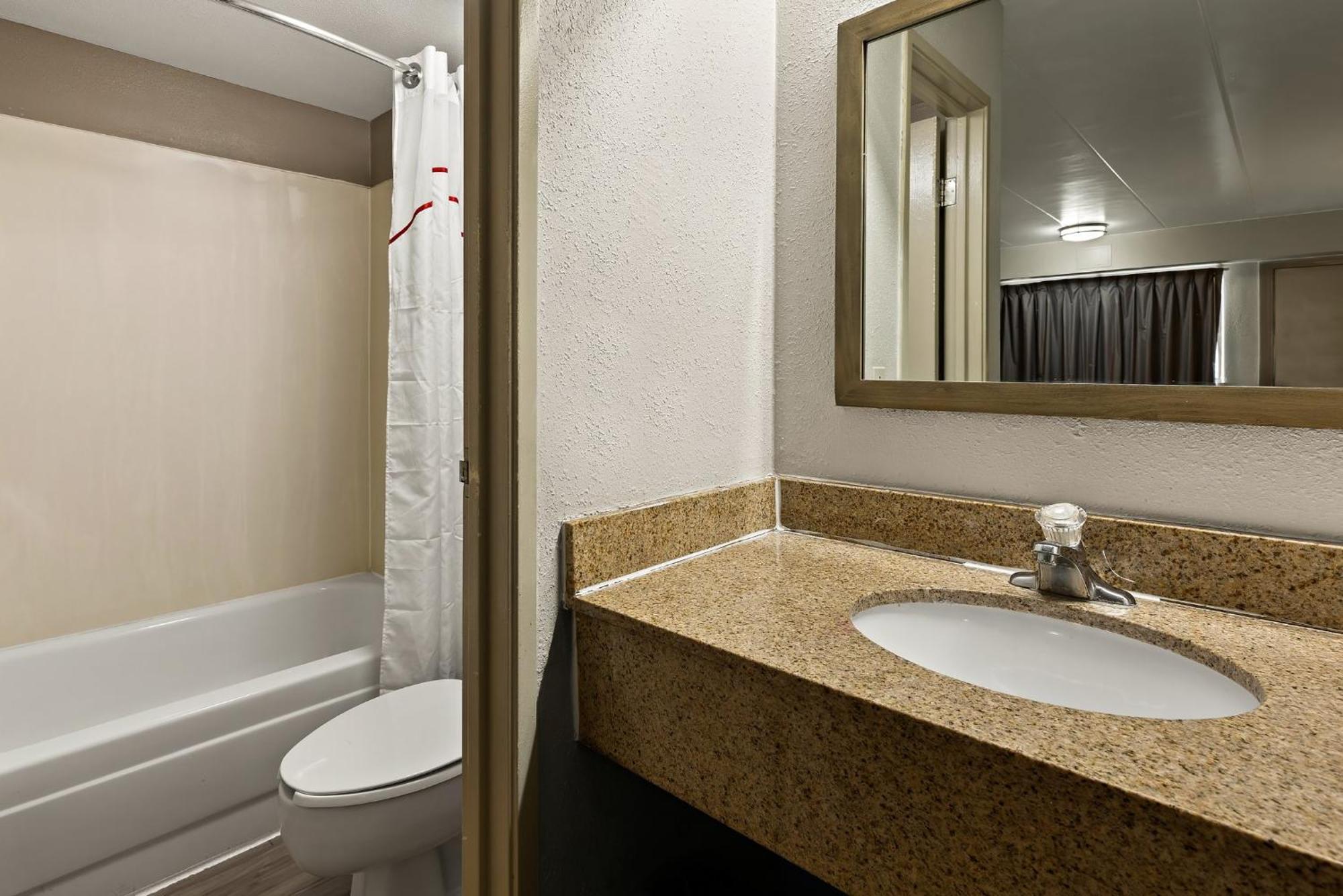 Red Roof Inn Cleveland - Independence Dış mekan fotoğraf