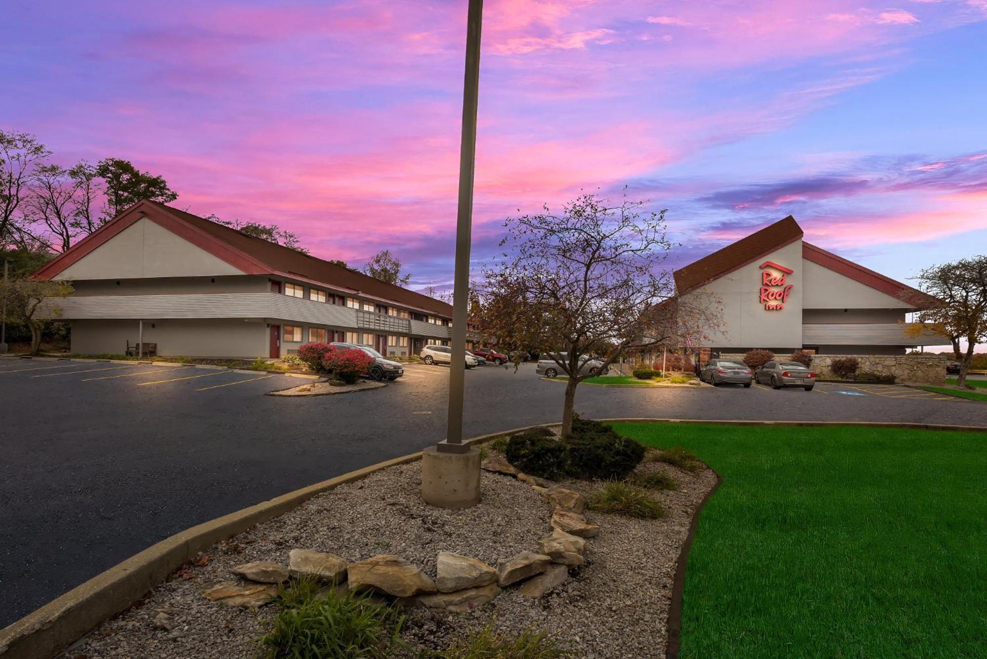 Red Roof Inn Cleveland - Independence Dış mekan fotoğraf