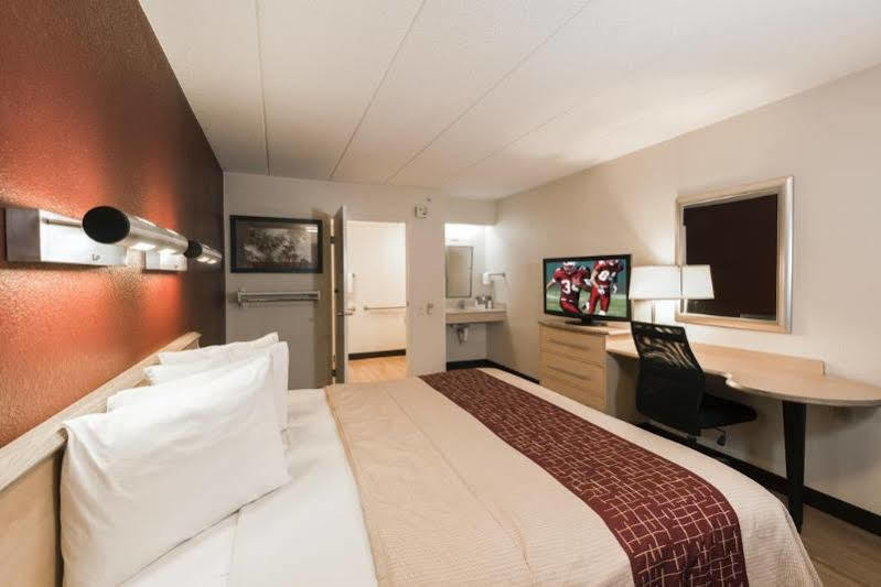 Red Roof Inn Cleveland - Independence Dış mekan fotoğraf